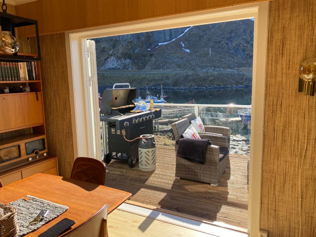 Reine Retro Villa - Cozy With a Fantastic View room 4