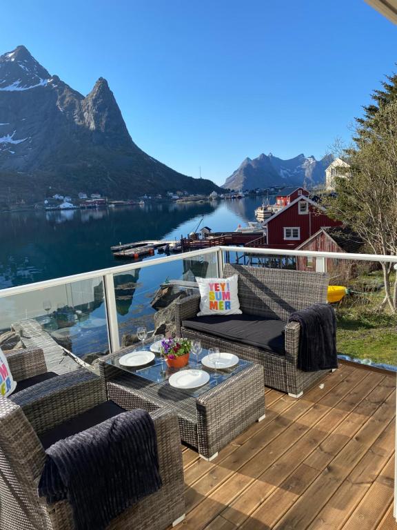 Reine Retro Villa - Cozy With a Fantastic View room 6